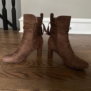 Women’s ankle boots sz 10
